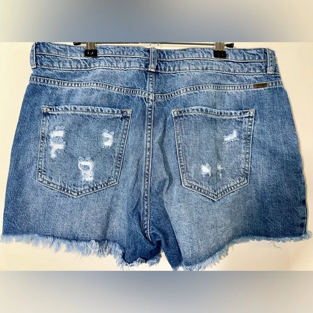 EUC KANCAN Cut-Off Distressed‎ Denim Shorts - 13/30